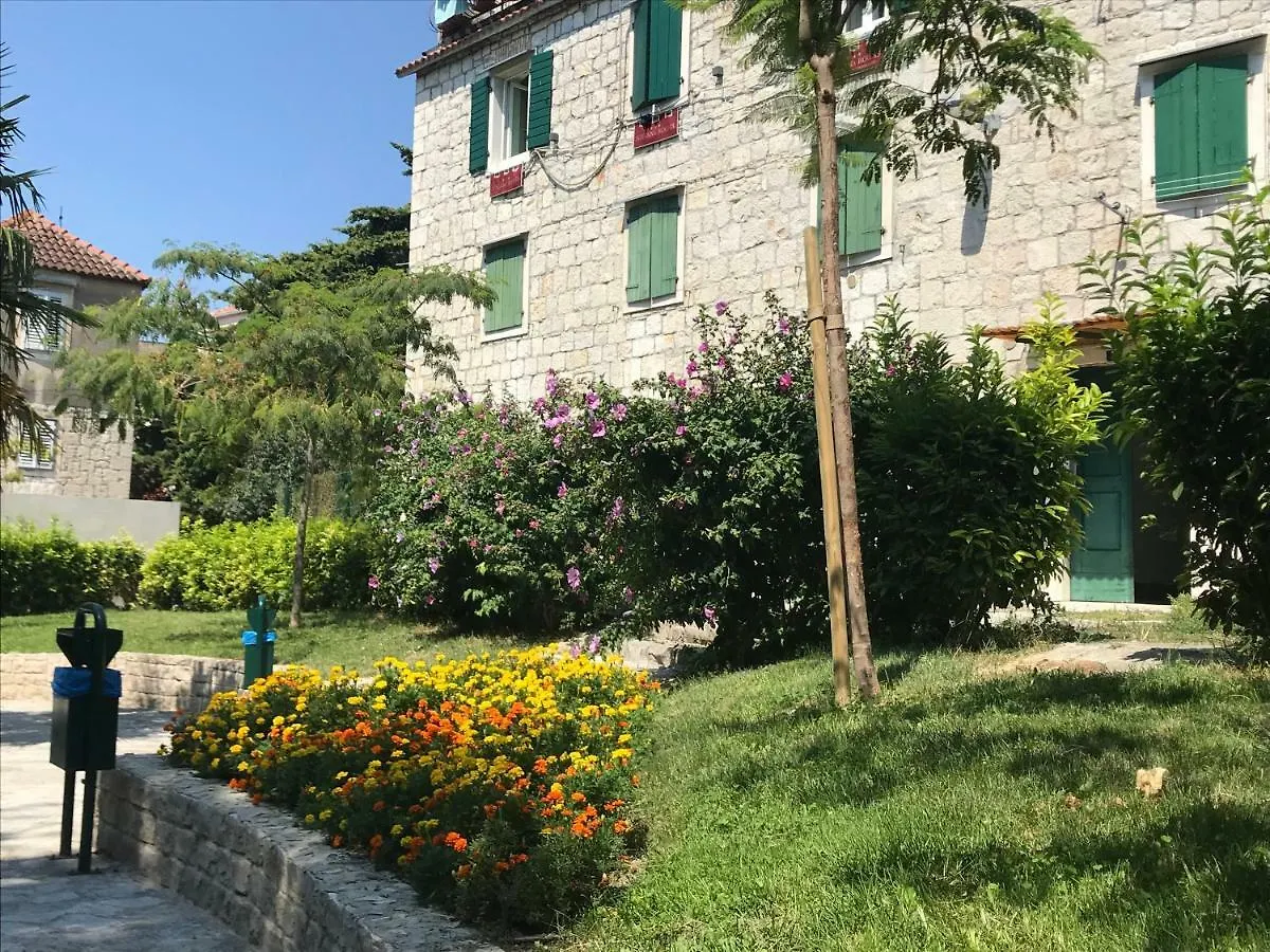 Nirvana Rooms & Apartments Split 3*,